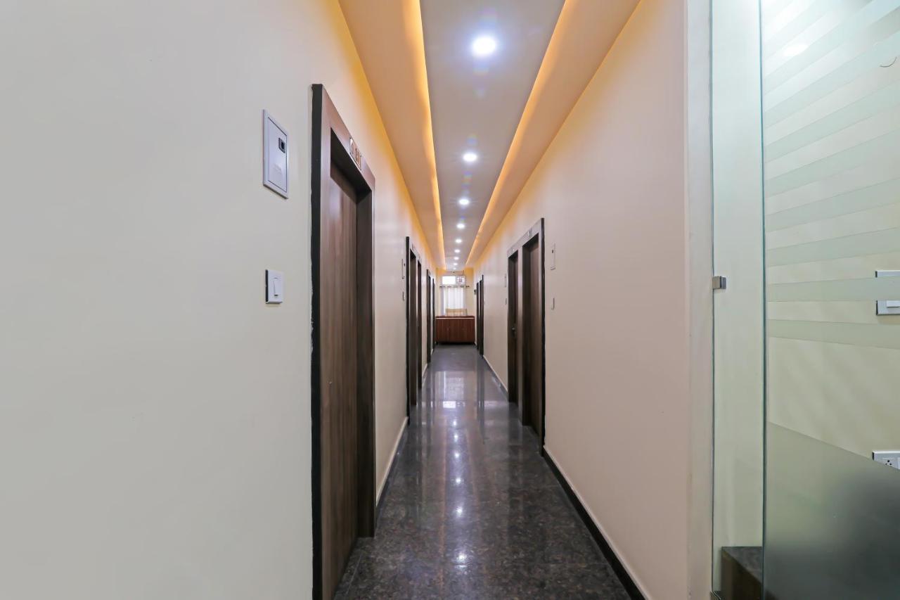 Hotel Collection O Mvd Gomti Nagar